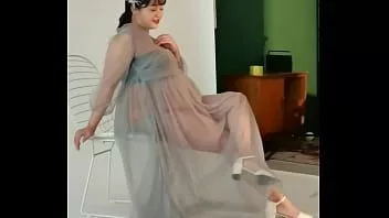 Play Sexy and charming maternity photos shooting scene