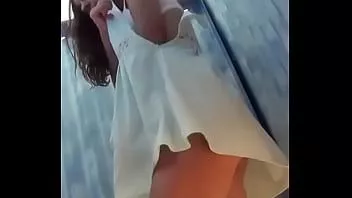 Odtwórz Podglądacz na rosyjskiej dziewczynie na plaży