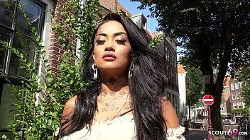Reproduzir Escoteira alemã - modelo do Instagram com tinta holandesa marrom, gata Bibi, pega uma foda violenta por dinheiro