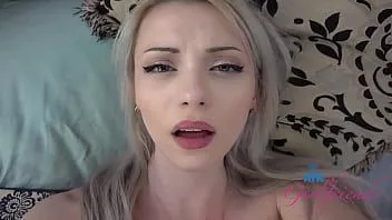 Abspielen Cecelia Taylor bekommt ihre Muschi geleckt und lutscht Schwänze, POV-Oralsitzung im Urlaub