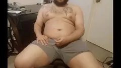 Jouer Chubby Solo Boy tire une grosse charge