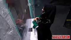 play Pertemuan Kamar Hotel: Dewi Arab Mendambakan Gaya Keras Ayam Besar