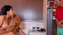 Abspielen Geile Stiefmutter wird beim Sex mit Spielzeug nach Stiefsohn erwischt