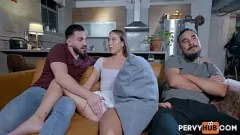 Играть Миниатюрная подростка Вайолет правление становится тяжелым в POV Date Night