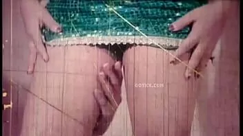 播放 Bangla hot song（女孩被男友扒光了）1