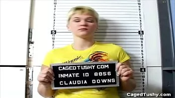 Abspielen Caged tushy: Höhlensuche | claudia downs