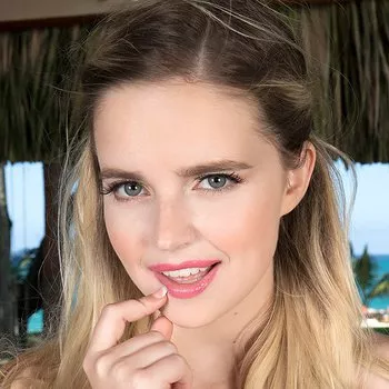 Star du porno Codi Vore