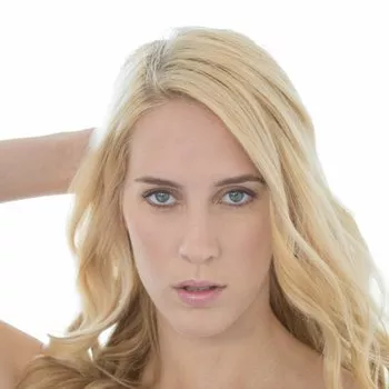 Gwiazda porno Cadence Lux